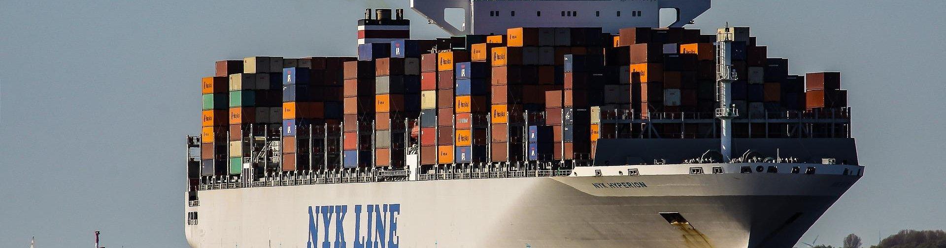 container-ship-2893480_1920