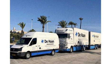 Wagen en shuttlevan in Costablanca met one-goup logo-1